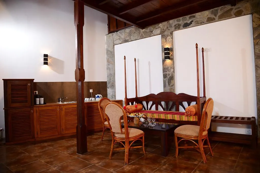 Mount Royal Hotel Kandy