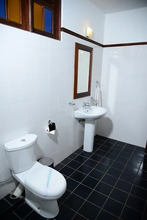 Mount Royal Hotel Kandy