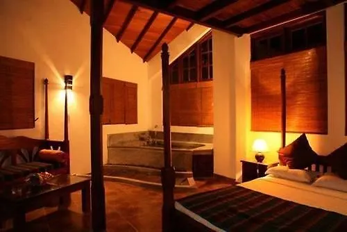 Mount Royal Hotel Kandy