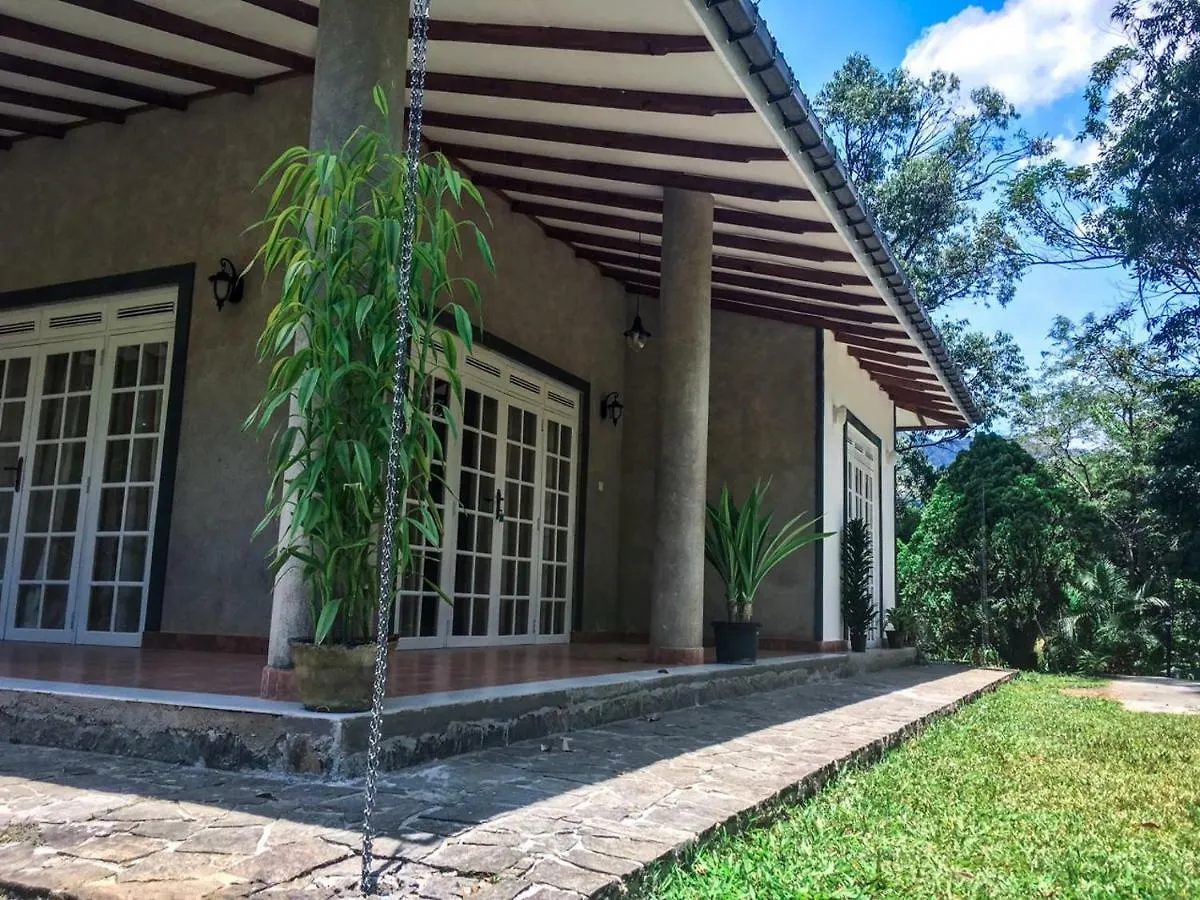 Mount Royal Hotel Kandy